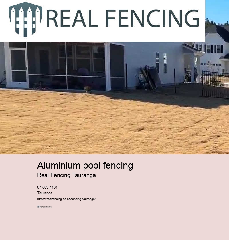 Aluminum metal fencing